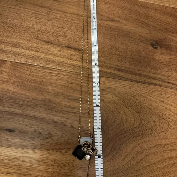 Les Nereides dinosaur necklace - Picture 4 of 6